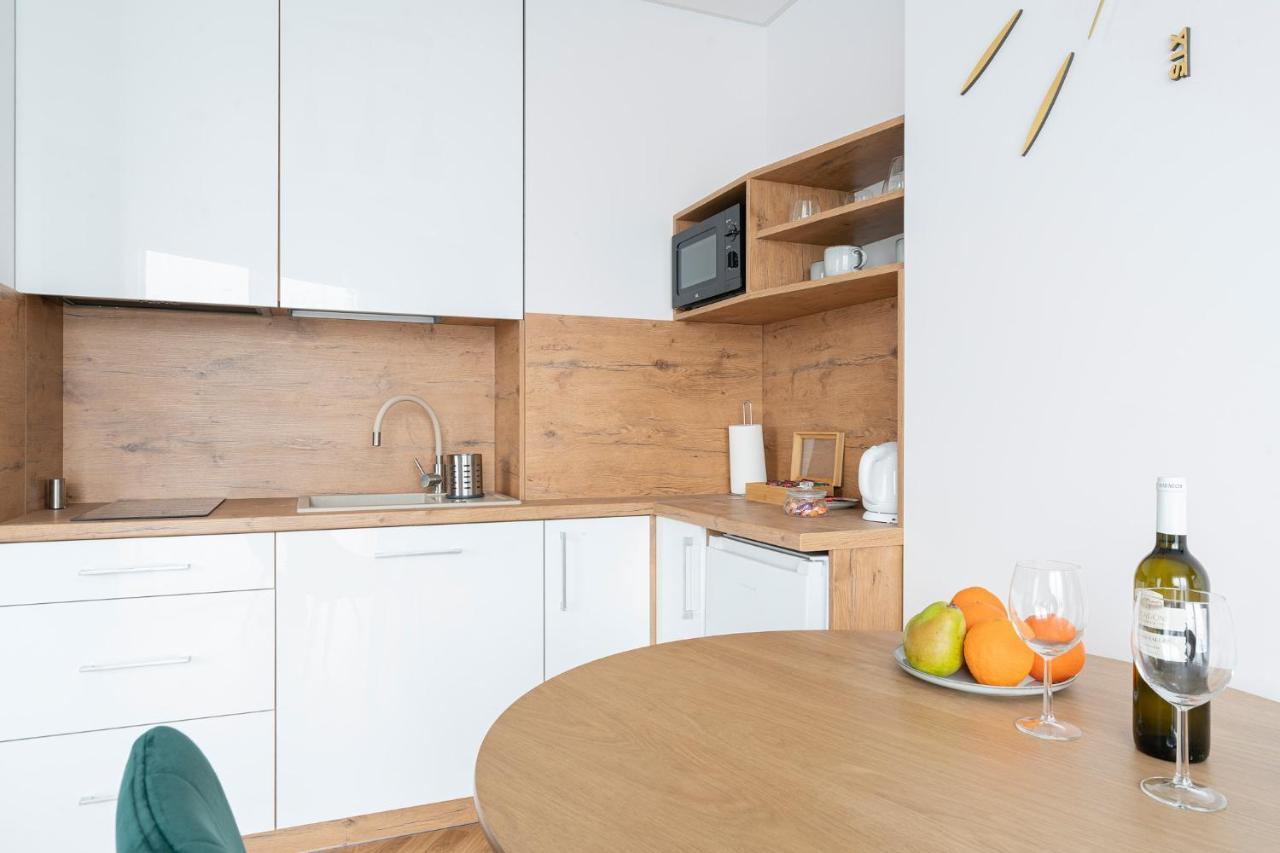 Wola Tower Apartment